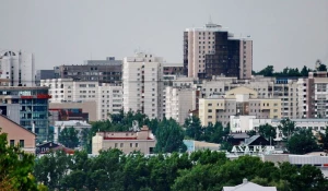 Вид на Барнаул и его недвижимость.