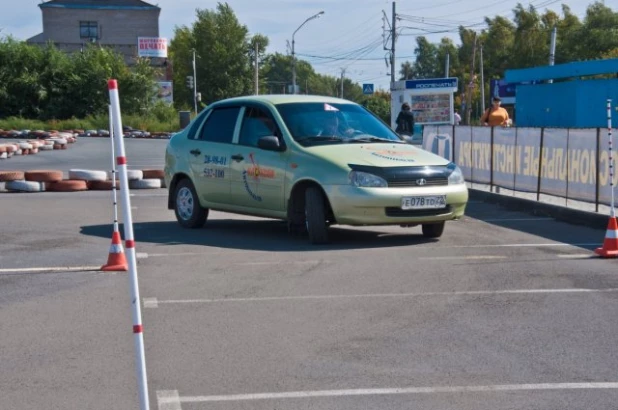 Учебные автомобили в Барнауле