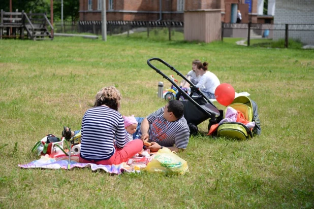 В Барнауле прошел большой городской пикник "Поляна".