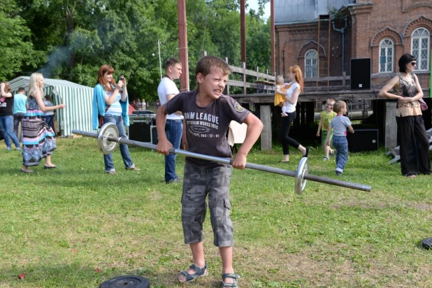 В Барнауле прошел большой городской пикник "Поляна".