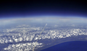 Вид космического челнока «Атлантис» с МКС