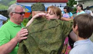 Глава Республики Алтай Александр Бердников проводил внука в армию.