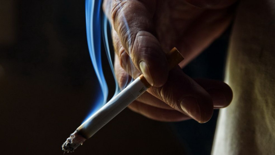 в Камне-на-Оби погиб мужчина при пожаре из-за сигареты 