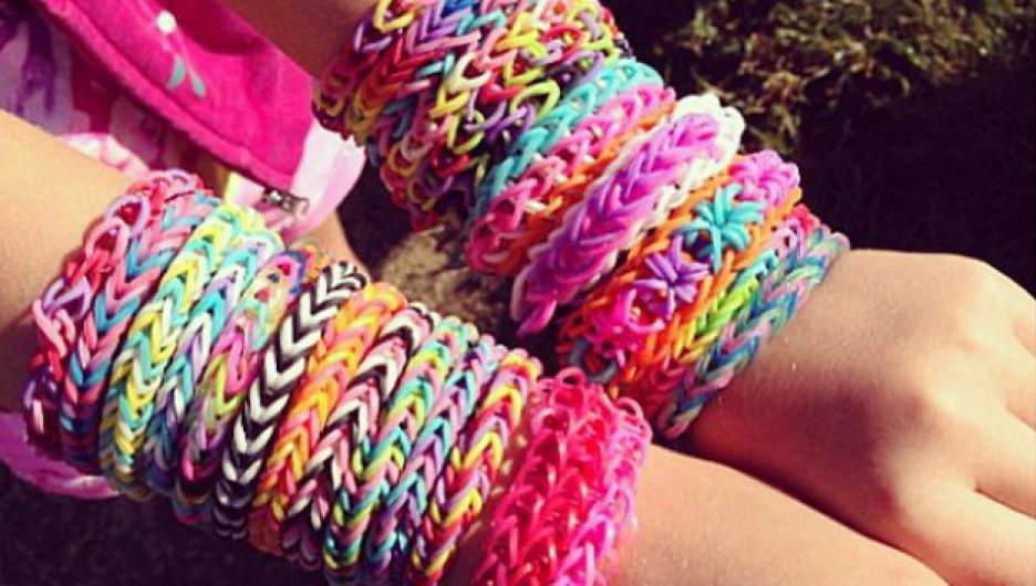 Браслетики из резинок.