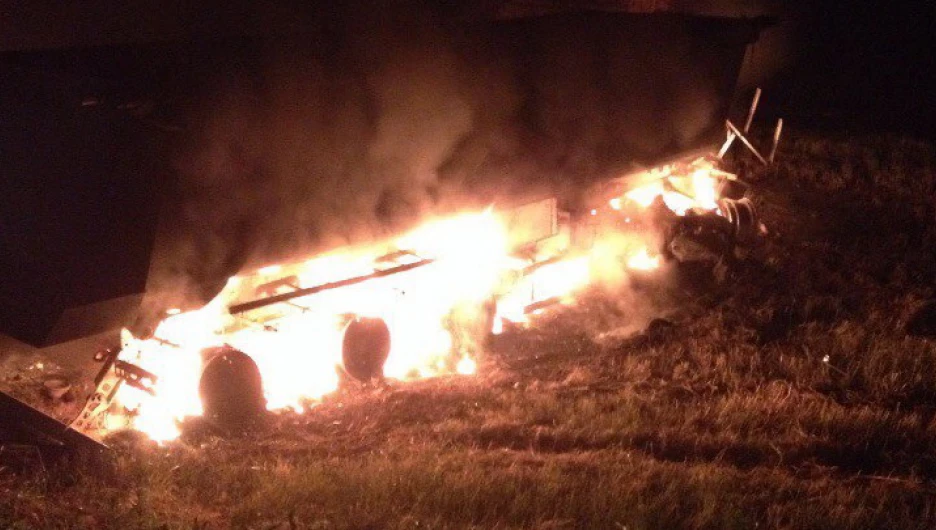 Горящая "Волга".