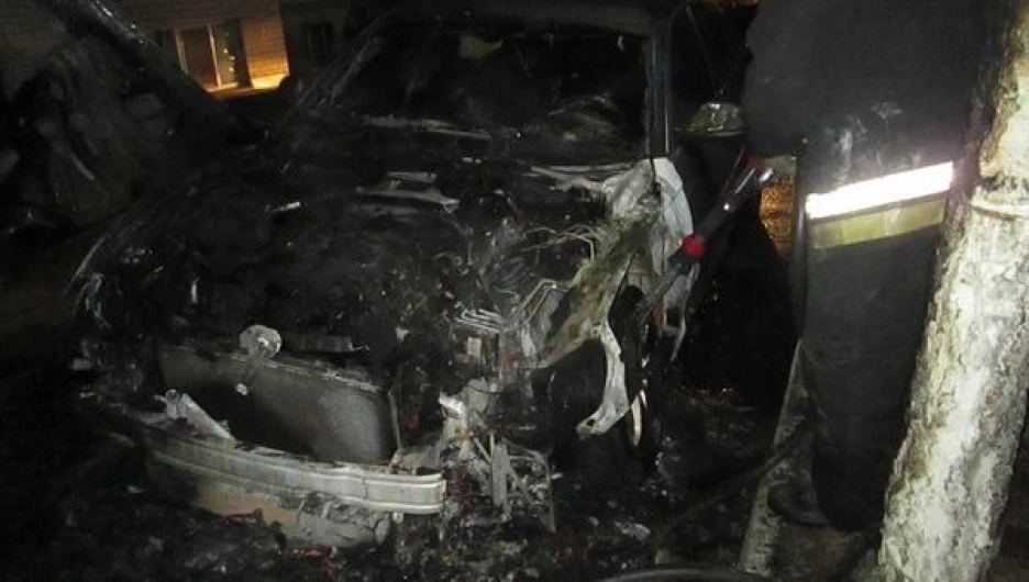 Сгорел автомобиль Audi.