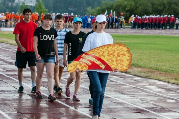 В Павловске открыли Олимпиаду сельских спортсменов Алтая.