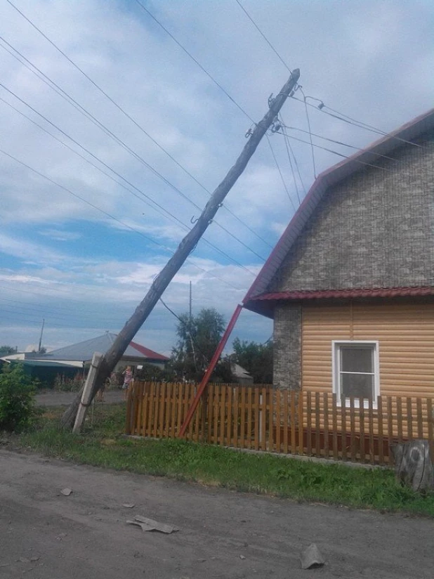 Последствия смерча в Бийске.