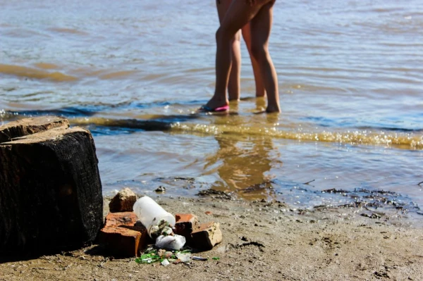 Приколы пьяных девушек на пляже (89 фото) Дикий пляж без компекса