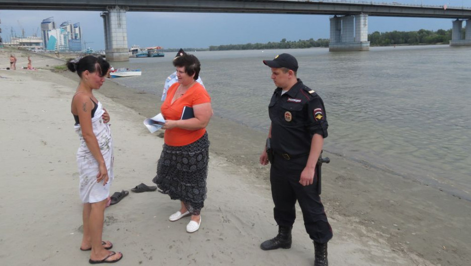 Барнаульские полицейские провели рейд по несанкционированным пляжам.