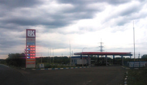 Заправка "Лукойл" возле Новоалтайска