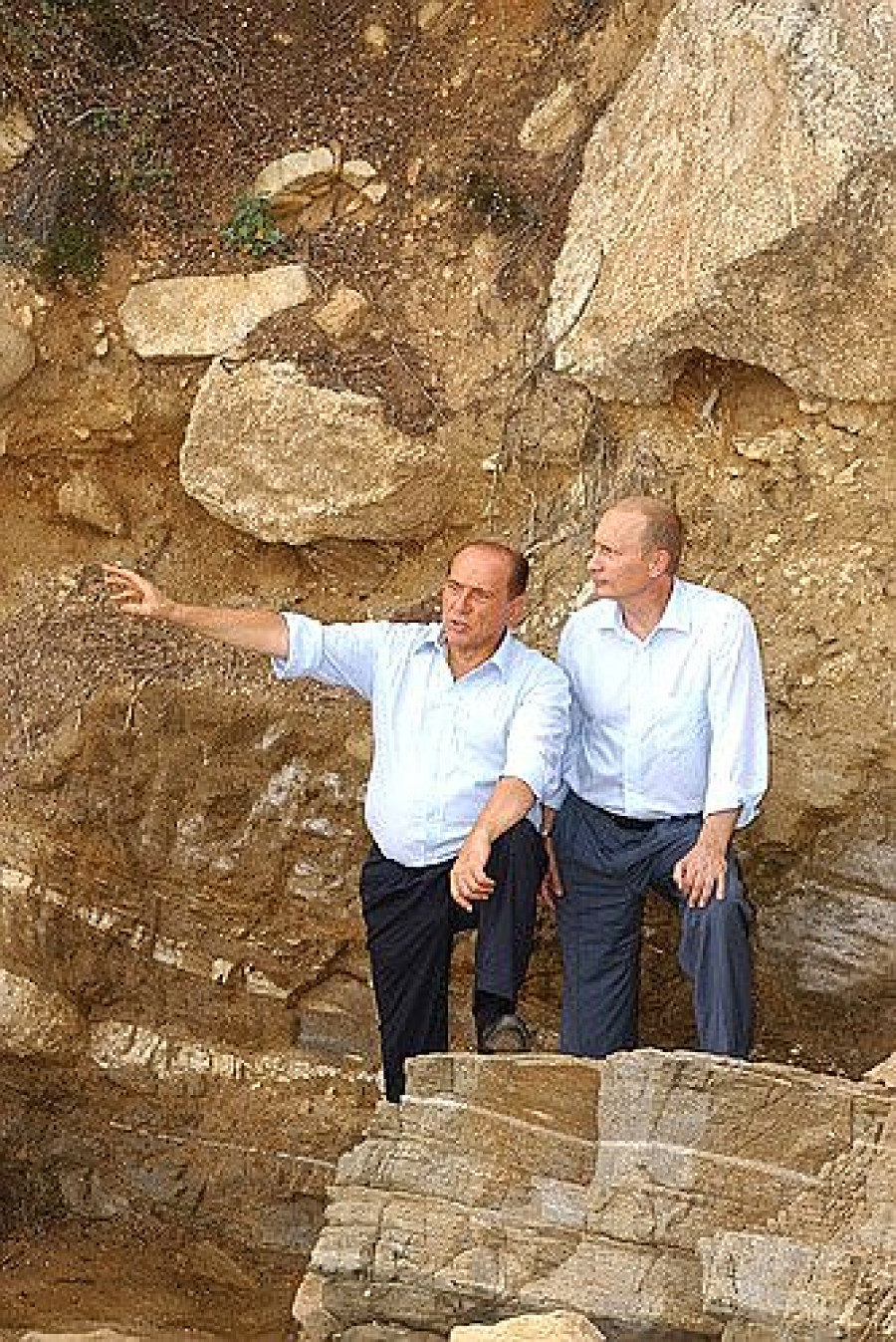 Сильвио Берлускони и Владимир Путин. Сардиния, 2003 год.