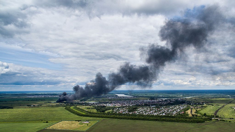 Пожар на химзаводе в Барнауле. 9 июля 2015 года.