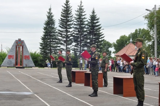 Студенты военной кафедры АлтГТУ приняли присягу.