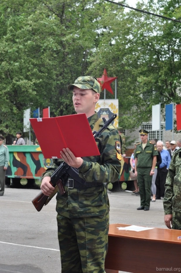 Студенты военной кафедры АлтГТУ приняли присягу.