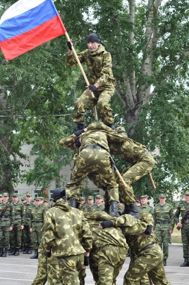 Студенты военной кафедры АлтГТУ приняли присягу.