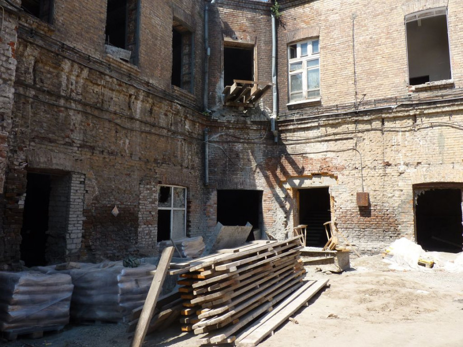 Реставрация здания бывшей городской думы. Барнаул, июль 2015 года.