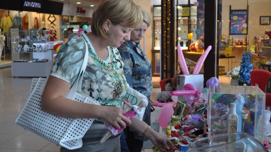 В Барнауле прошла акция в поддержку борющейся с раком Юлии Грошевой.