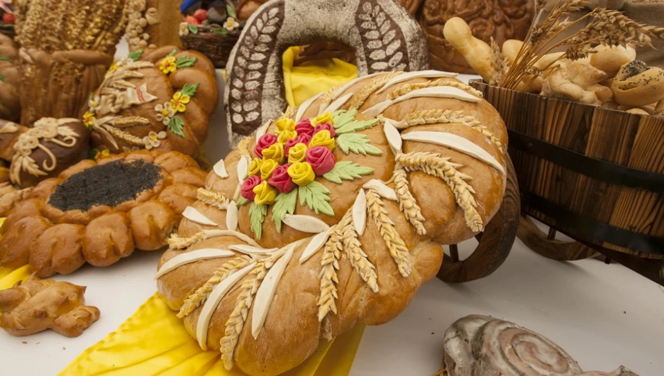 Праздник хлеба на "Дне сибирского поля". 16 июля 2015 года.