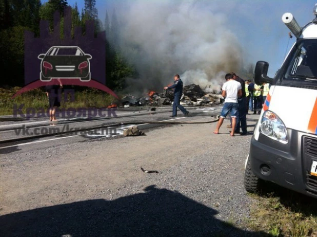 В Красноярском крае столкнулись грузовик и пассажирский автобус.