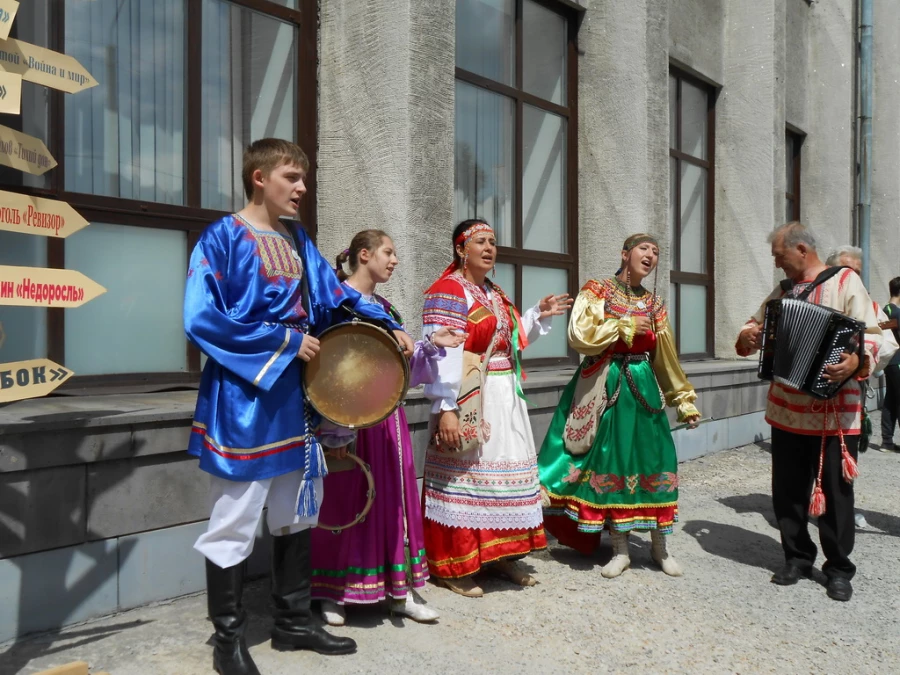 Возле &quot;Шишковки&quot; прошел &quot;Литературный перекресток&quot;. 23 июля 2015 года.