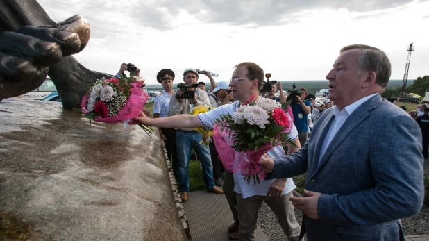 Александр Карлин, Владимир Мединский. Сростки, 25 июля 2015 года.