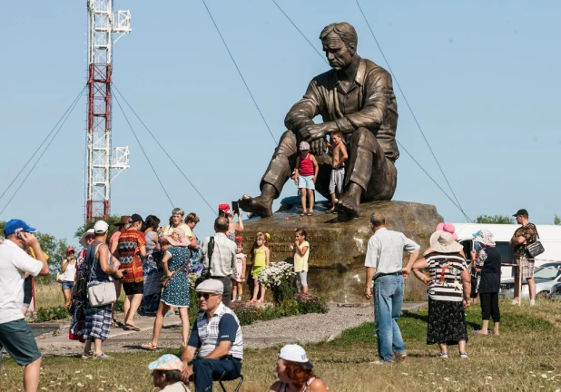 Жаркие Шукшинские чтения. Сростки, 25 июля 2015 года.