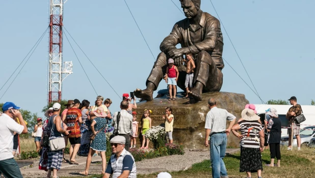 Жаркие Шукшинские чтения. Сростки, 25 июля 2015 года.