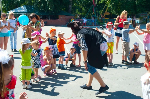 Как прошел "Водный праздник" в парке "Изумрудный".