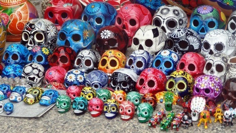  Декорированные черепа, Мексика.