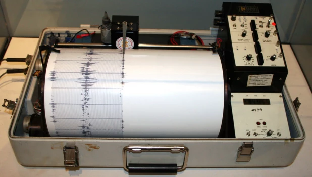 Сейсмограф.