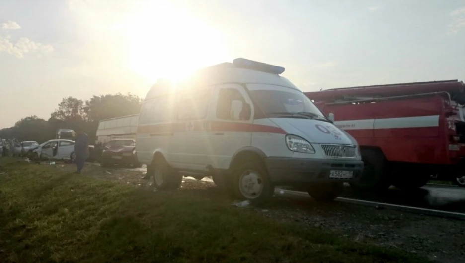 В Краснодарском крае столкнулись 4 машины. 1 августа 2015 года.