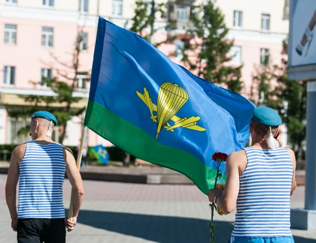 В Барнауле прошел День ВДВ.