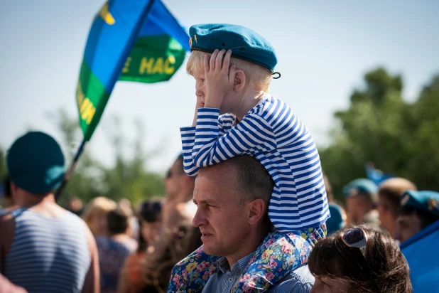 В Барнауле прошел День ВДВ.