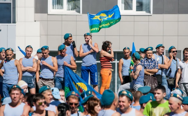 В Барнауле прошел День ВДВ.