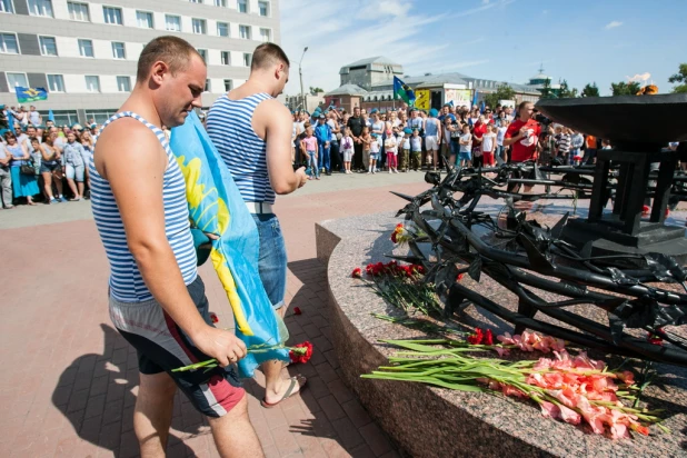 В Барнауле прошел День ВДВ.