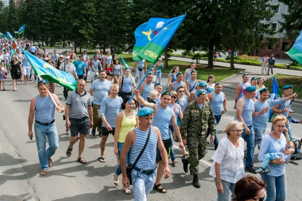 В Барнауле прошел День ВДВ.