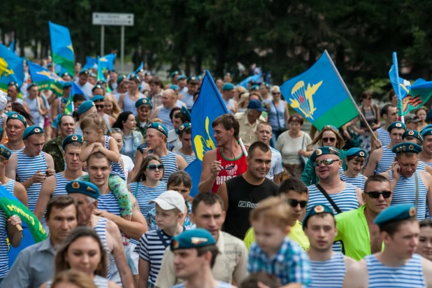 В Барнауле прошел День ВДВ.