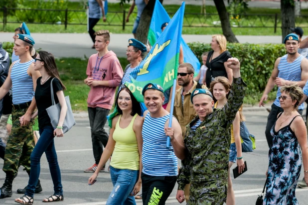 В Барнауле прошел День ВДВ.