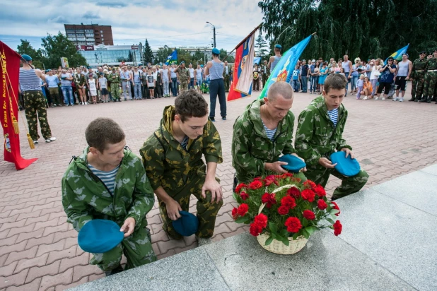 В Барнауле прошел День ВДВ.