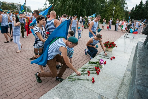 В Барнауле прошел День ВДВ.