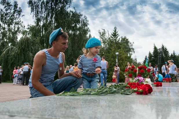 В Барнауле прошел День ВДВ.