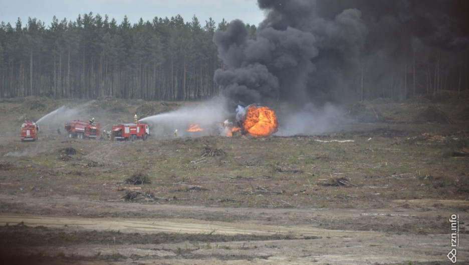 Ударный вертолет Ми-28 пилотажной группы "Беркуты" разбился на авиашоу под Рязанью