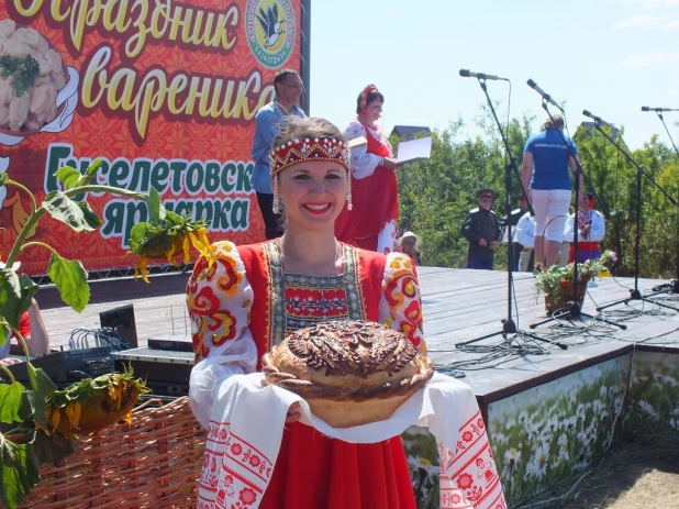 На Алтае прошел фестиваль вареника "Всэ будэ смачно!"