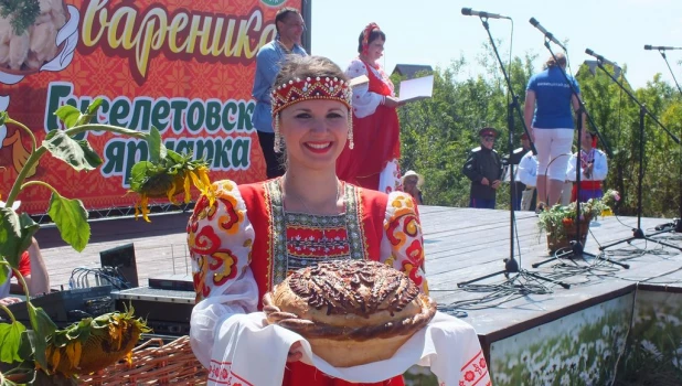 На Алтае прошел фестиваль вареника "Всэ будэ смачно!"