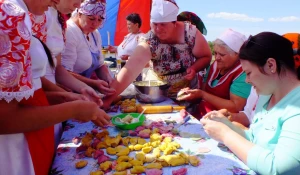 На Алтае прошел фестиваль вареника "Всэ будэ смачно!"