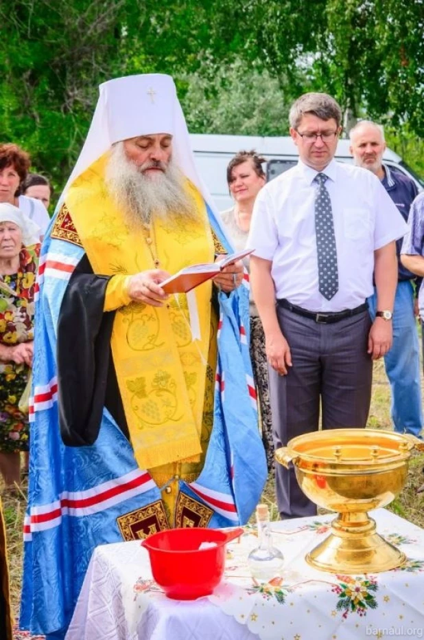 Митрополит Сергий освятил закладной камень под строительство храма в  Бельмесево.