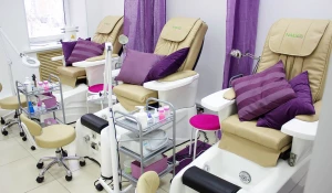 В студии 4hands маникюр и педикюр вам сделают быстро, недорого и на высоком уровне.