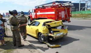 В Барнауле самогруз врезался в Mazda RX-8.
