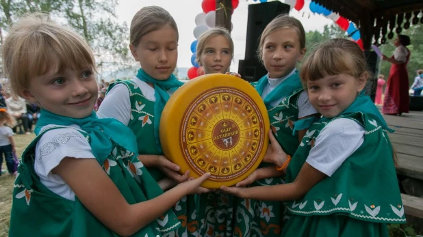 Сыр "Алтайский".